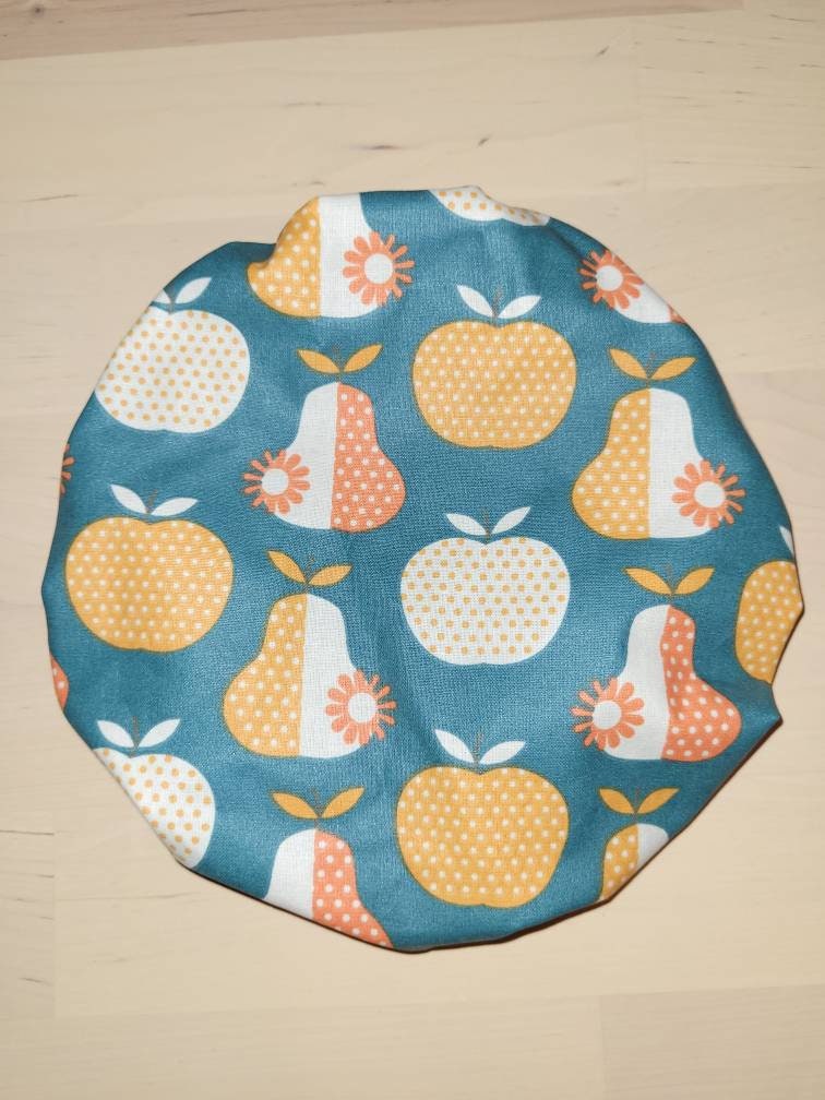 Charlotte alimentaire en tissu avec des motifs de poires et pommes