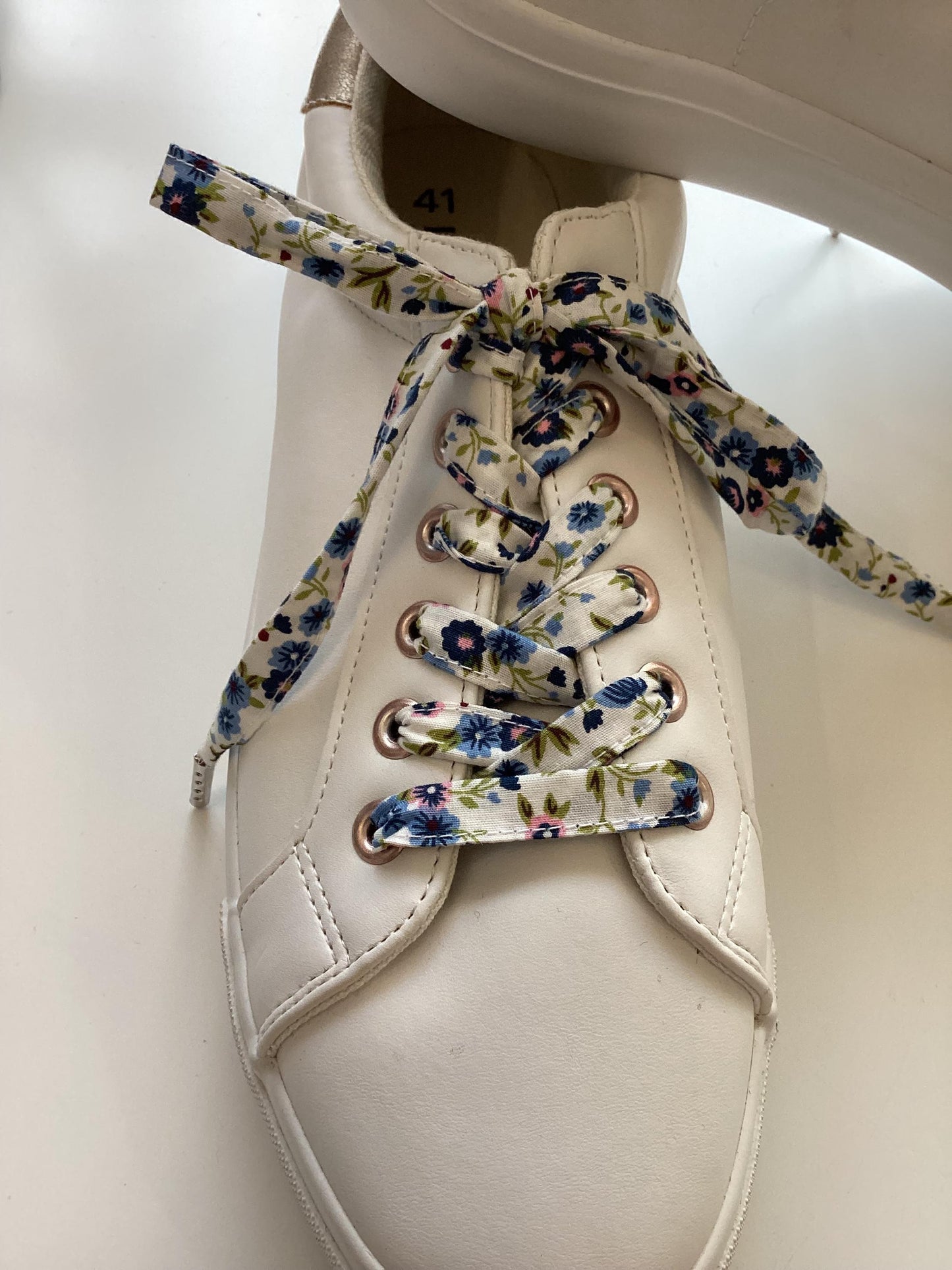 Lacets fleuri en coton