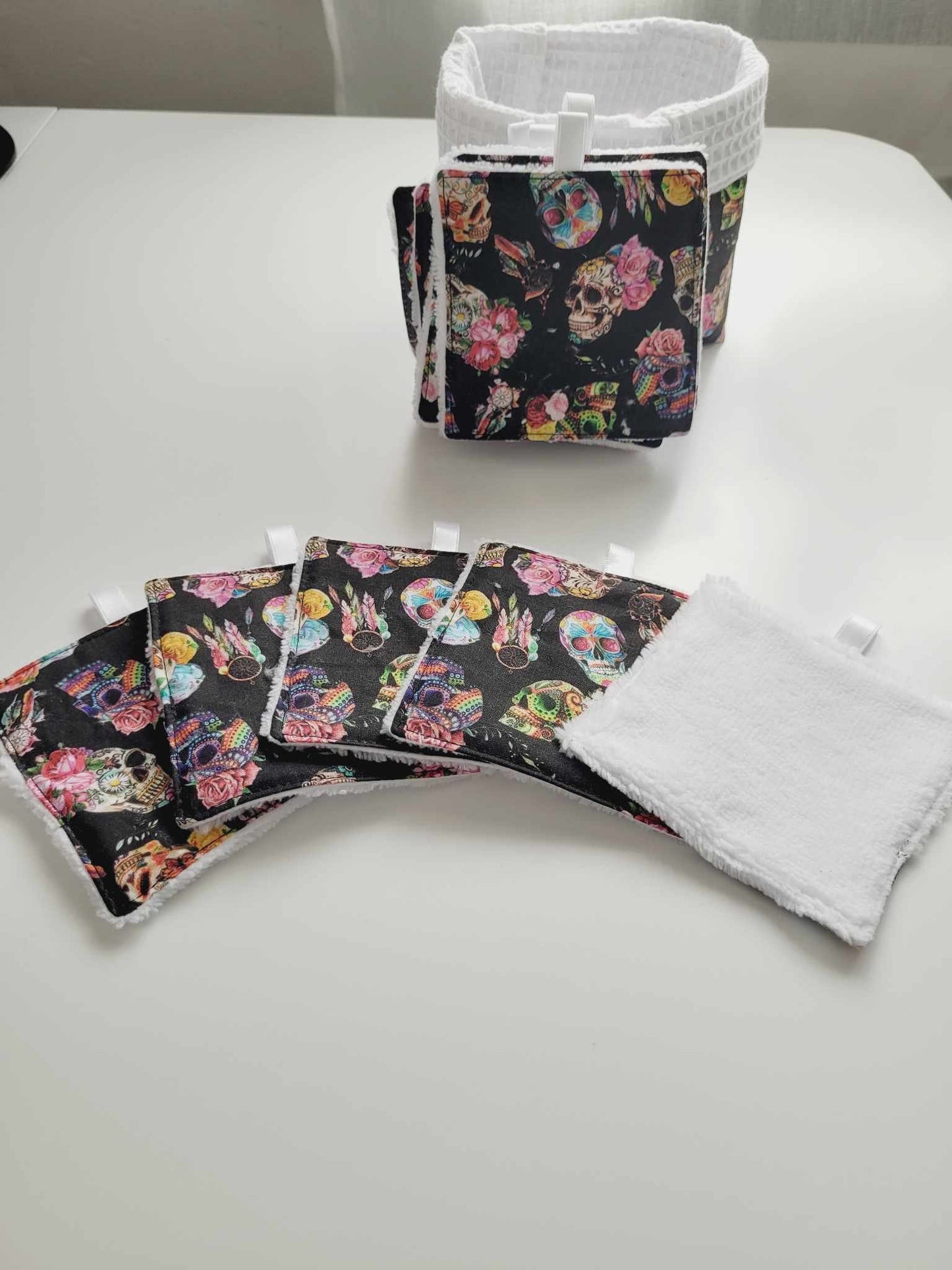 Panier et lingettes tête de mort