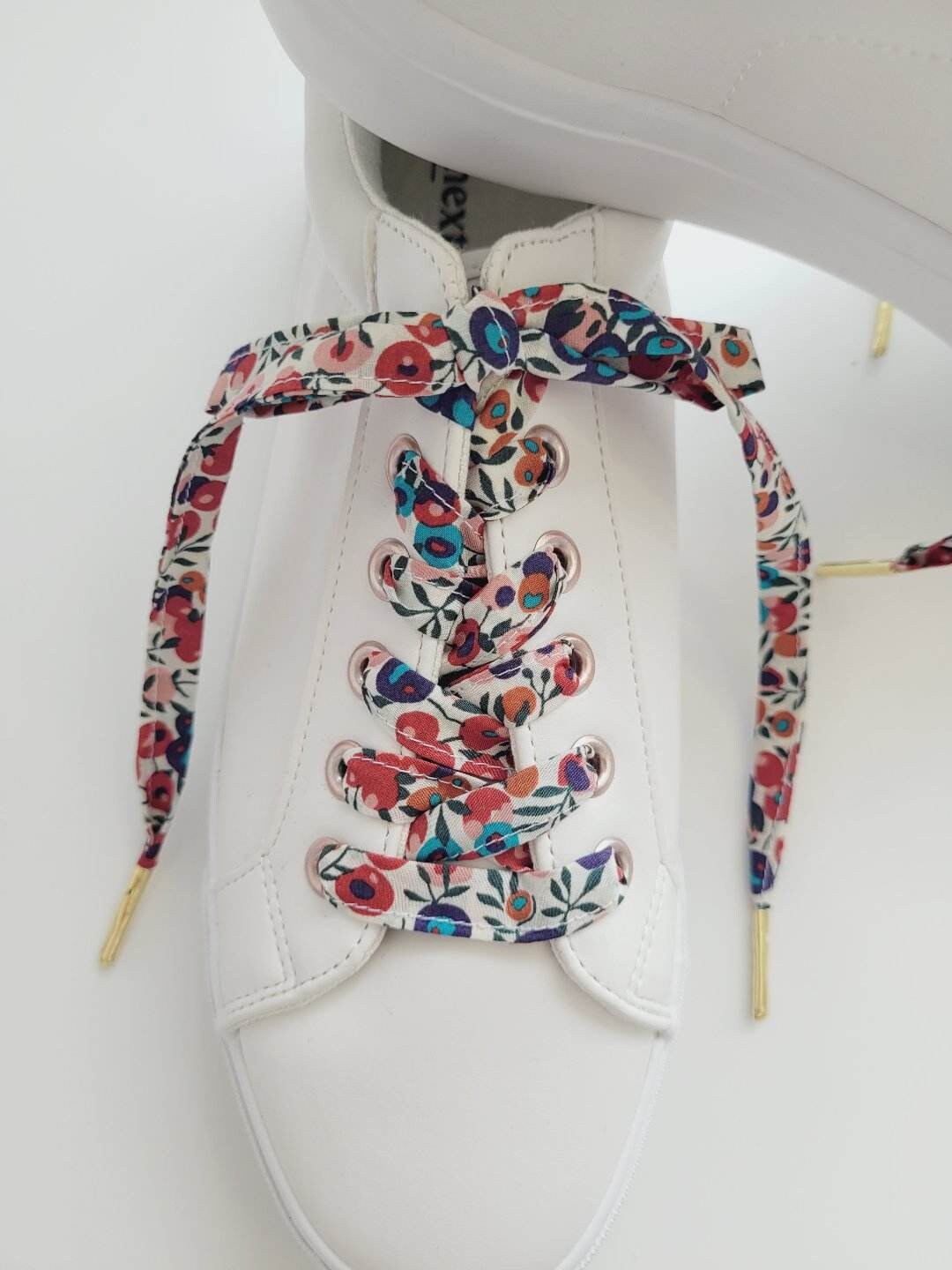 Lacets fleuri liberty