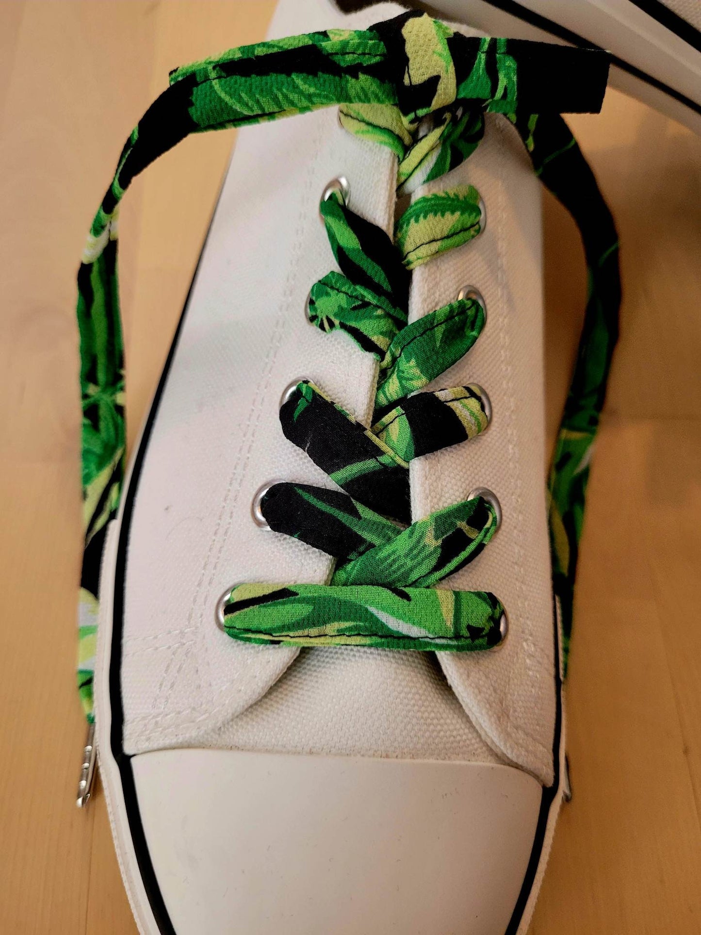 Lacets feuilles vert