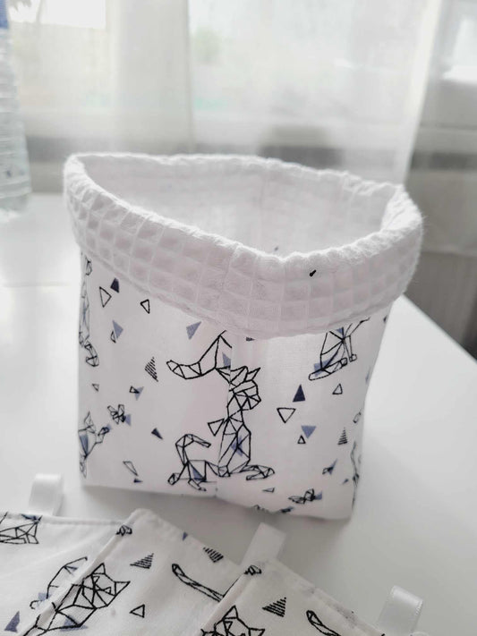 Panier et lingettes démaquillantes chat
