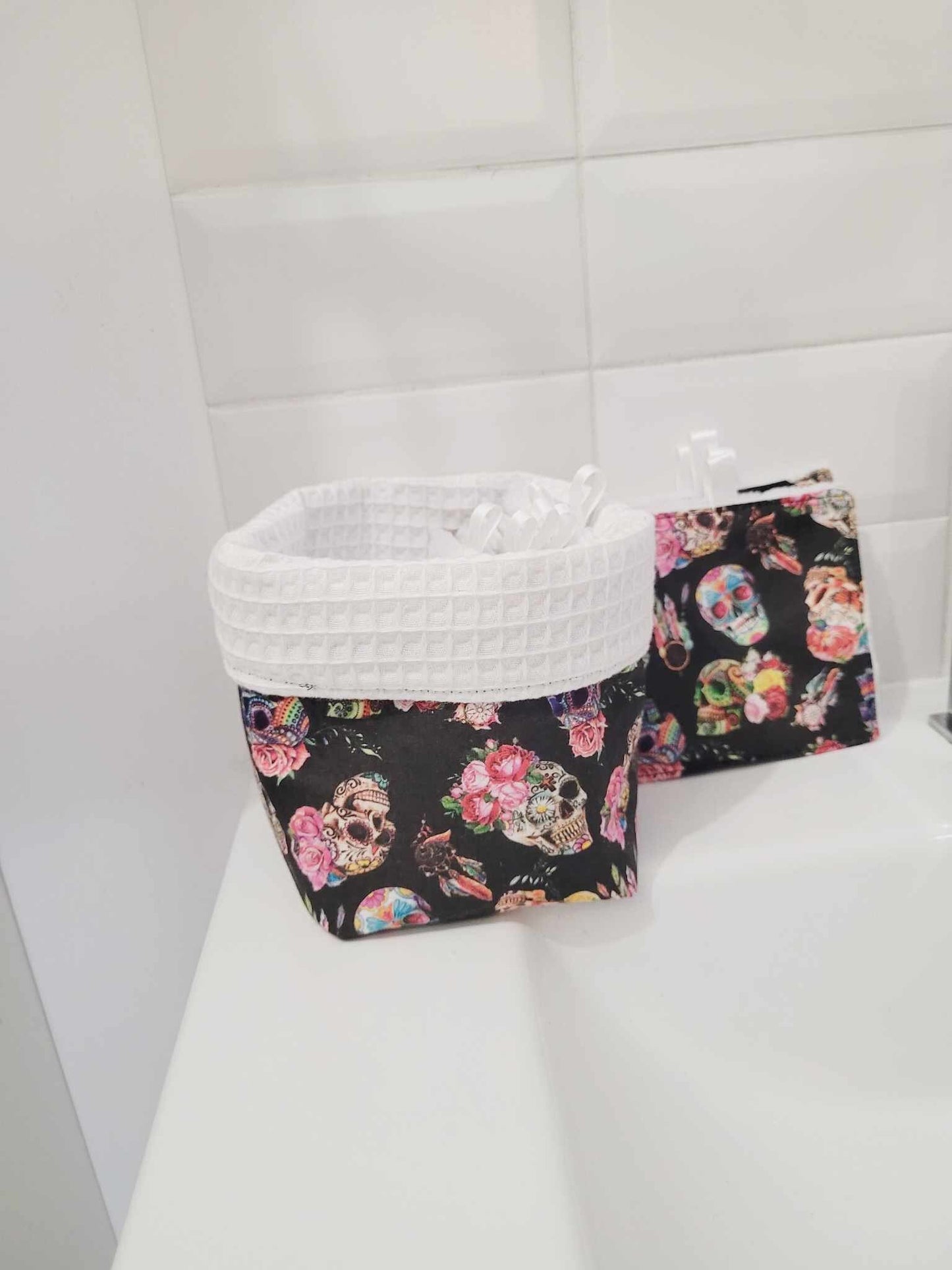 Panier et lingettes tête de mort