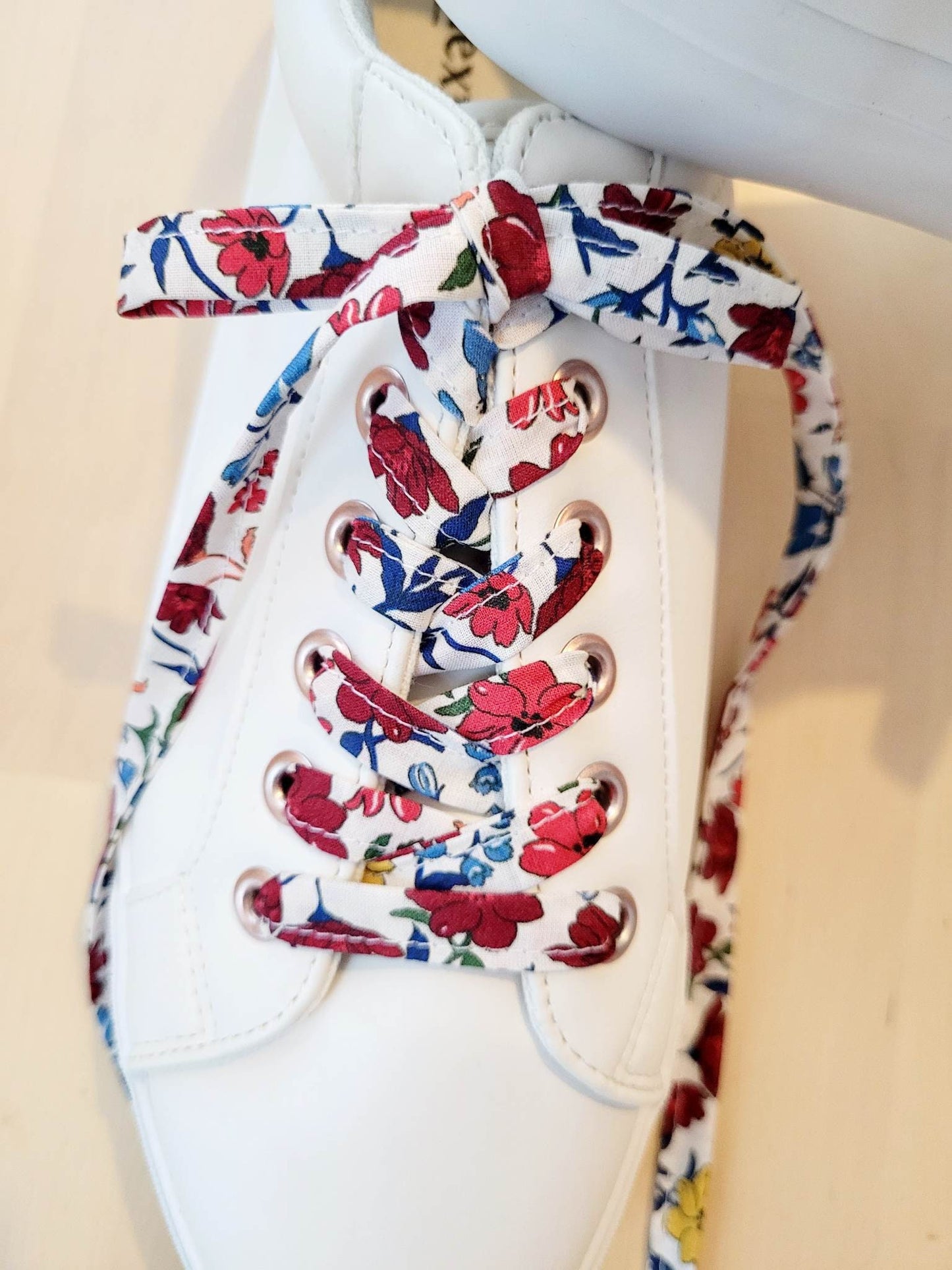 Lacets liberty fleurs en tissu viscose. Modèle Eglantine