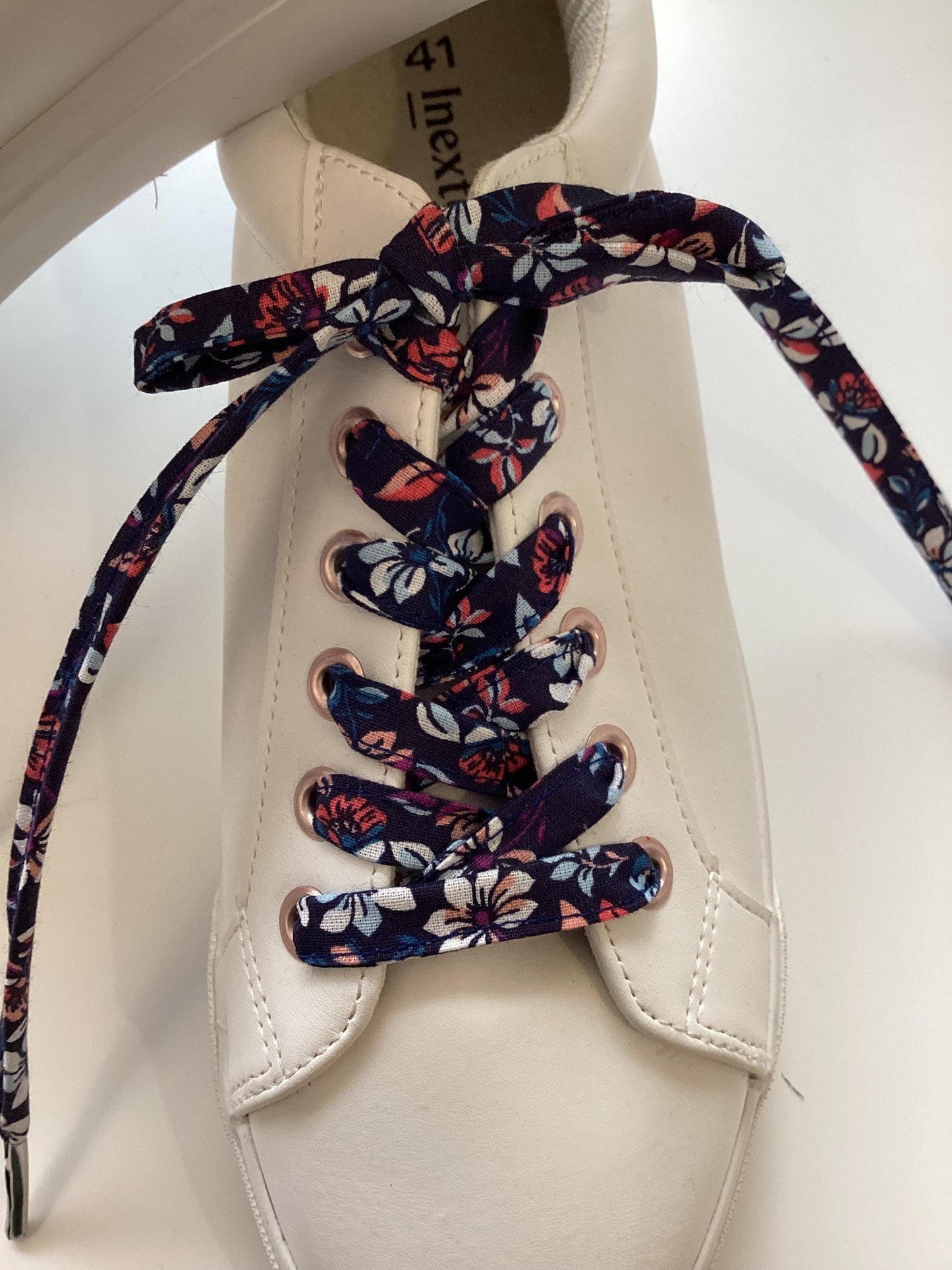 Lacets en coton fleuri