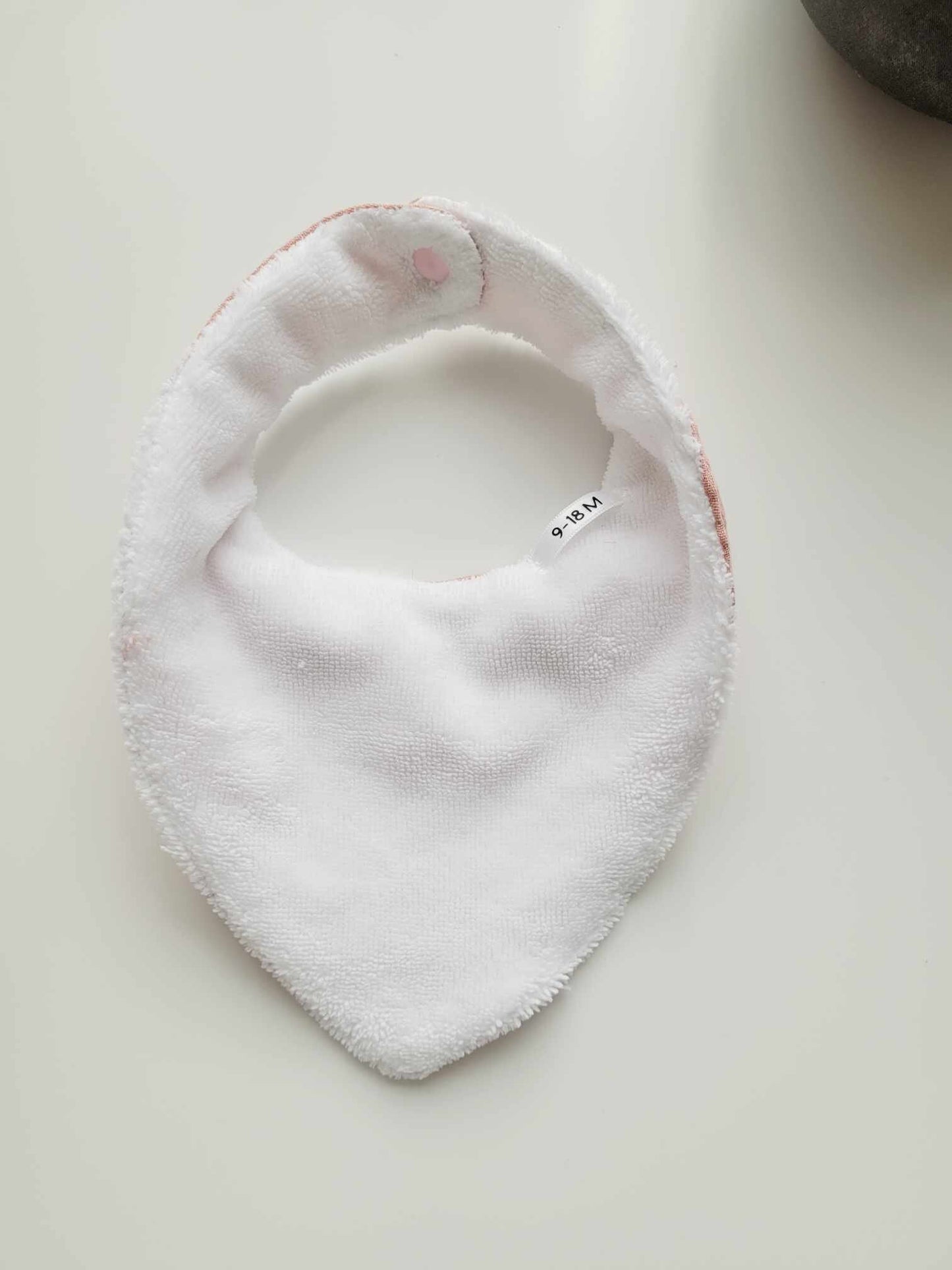 Bavoir bandana cerise