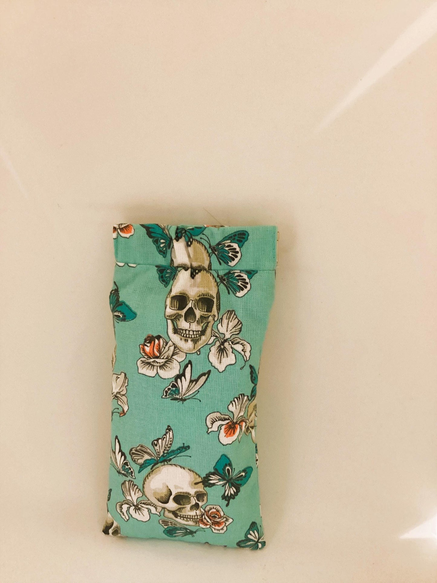 Etui à lunette tête à  mort  en tissu coton.