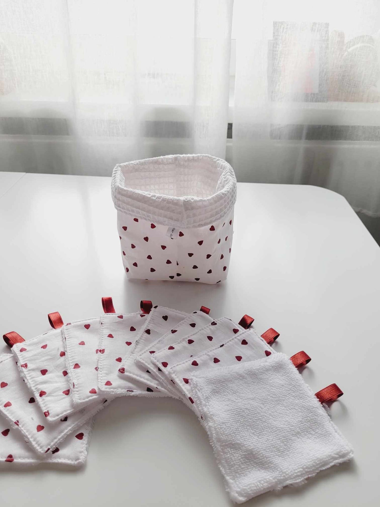 Panier et lingettes nettoyantes/démaquillantes