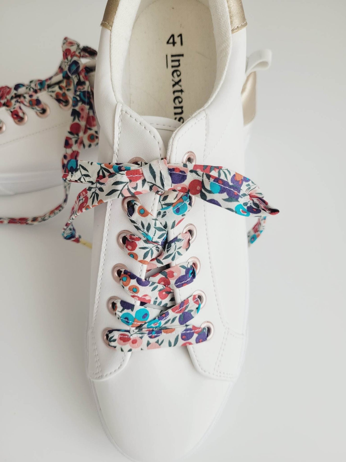 Lacets fleuri liberty