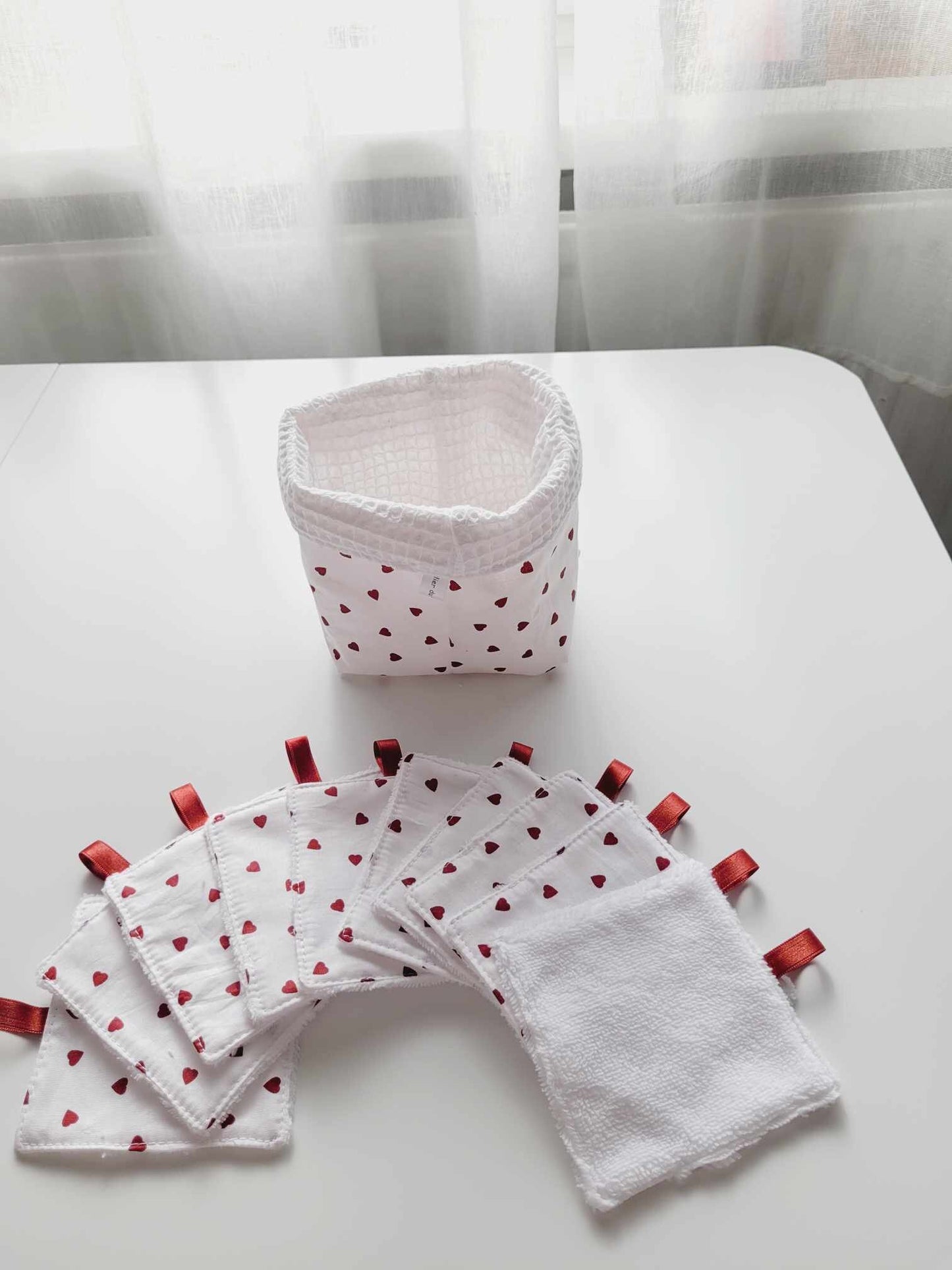 Panier et lingettes nettoyantes/démaquillantes