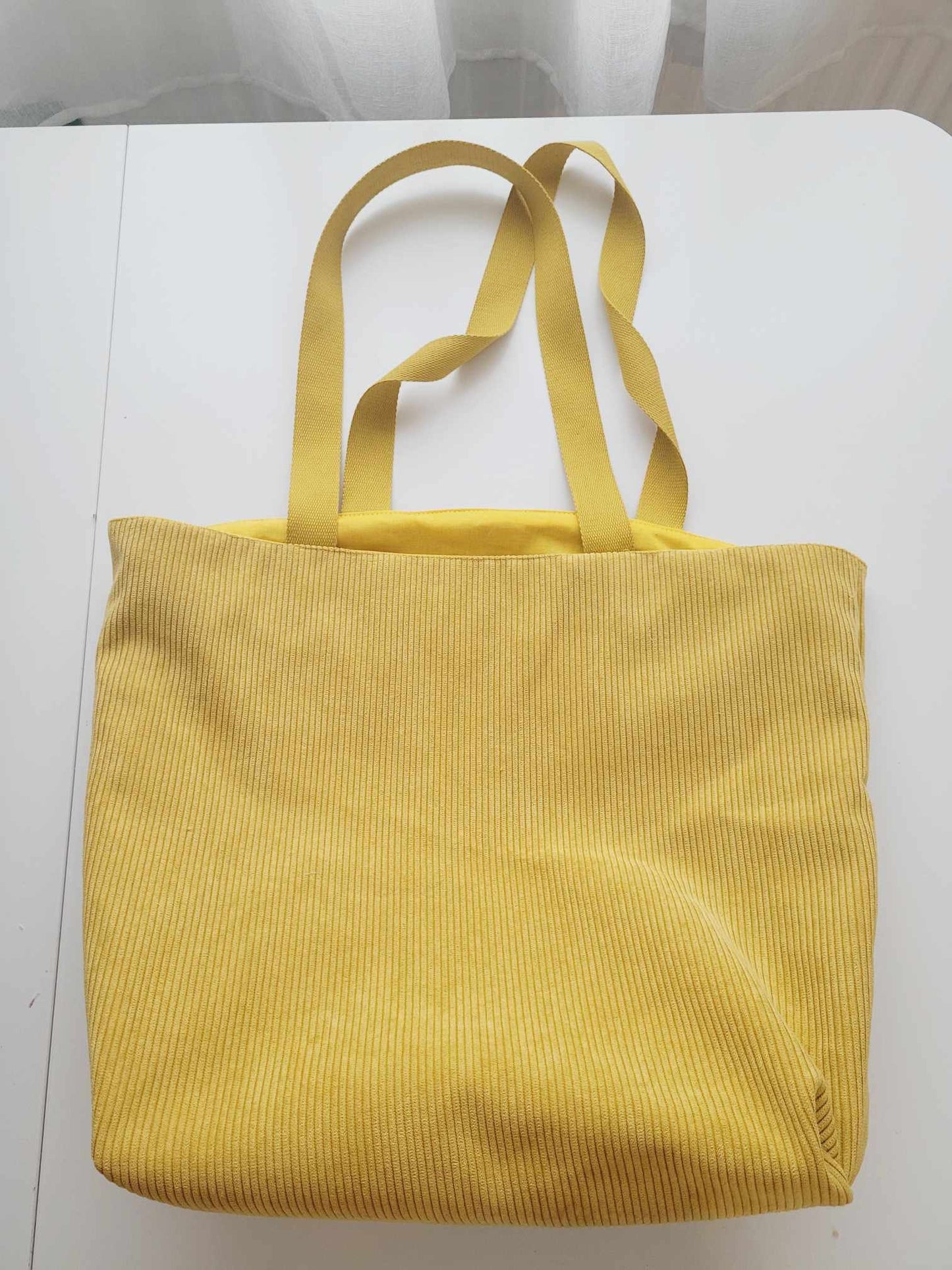 Sac cabas jaune en velours côtelé